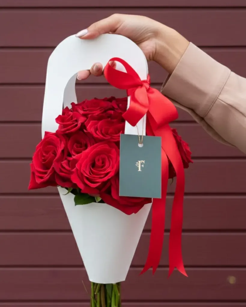 Bouquet Cono de Rosas Rojas